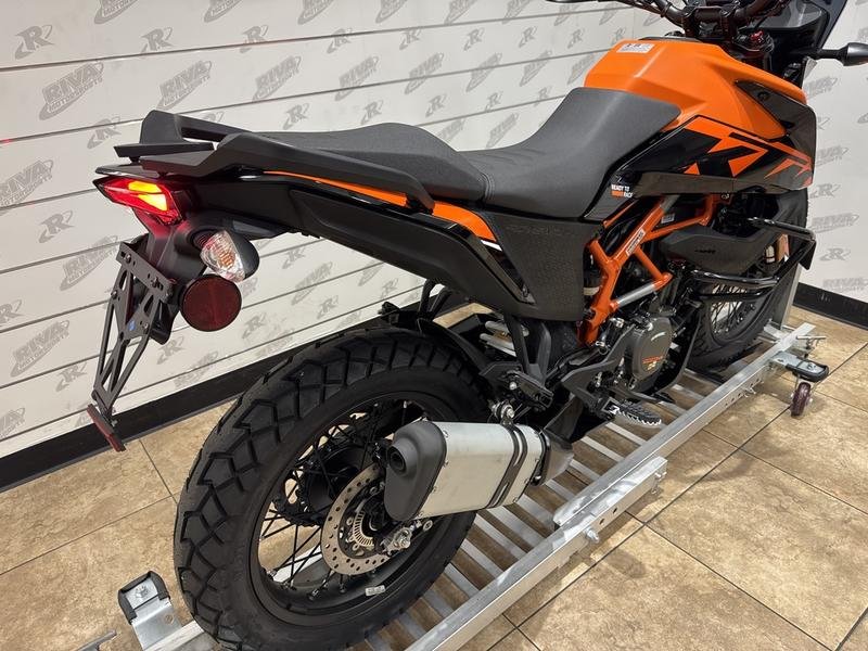 065222BF-D413-47E0-8CFB-5D44457BA97E